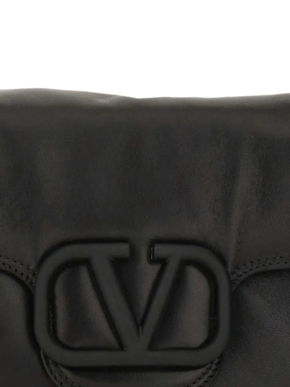 Valentino Garavani ロゴ ショルダーバッグ | ブラック | FARFETCH JP