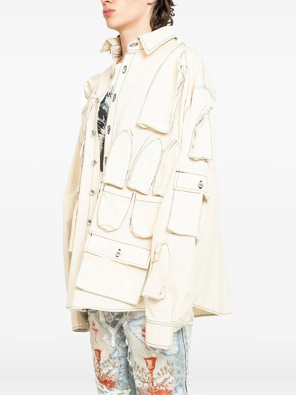 Who Decides War Jack met zakdetail Wit