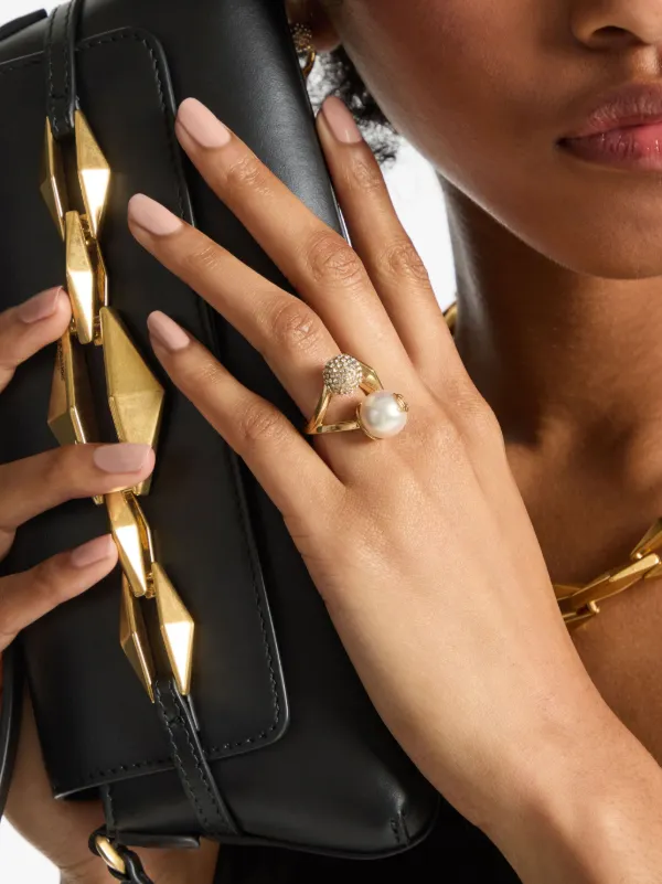 MAYU リングチャーム ring charm パール&エメラルド Jimmy Choo multi-charm Ring | Gold | FARFETCH