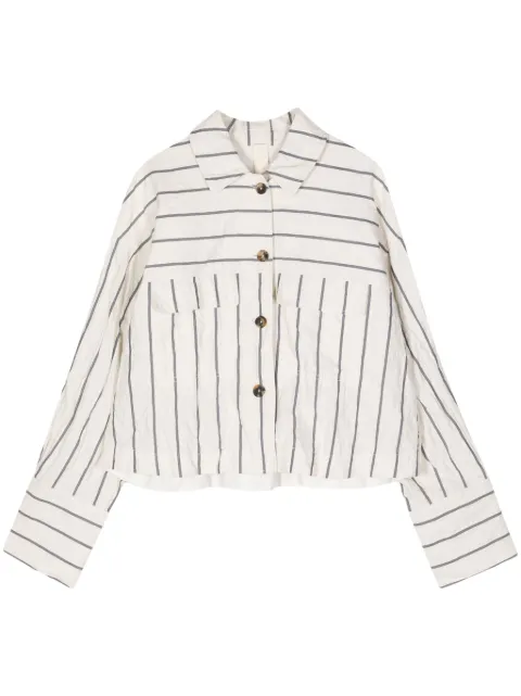Forme D'expression sobrecamisa con hombros caídos