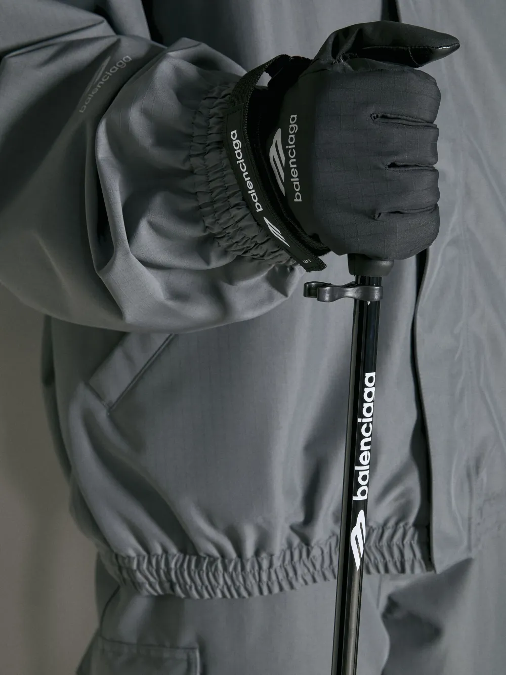 Balenciaga logo-detail ski poles Zwart