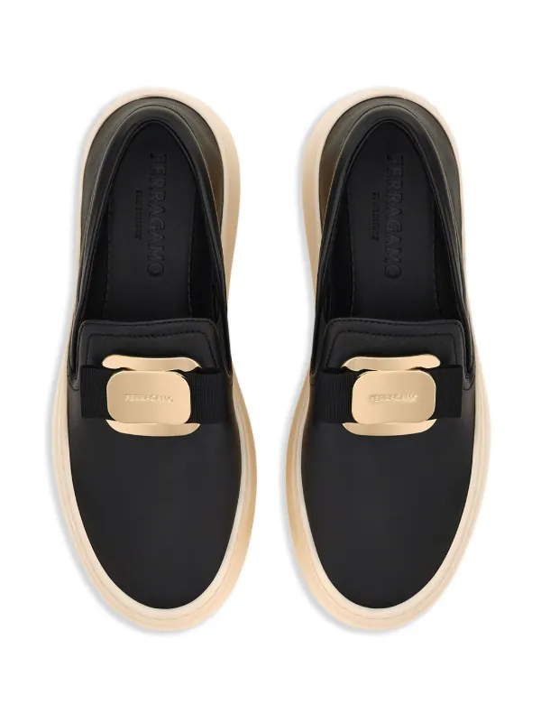Ferragamo ニュー ヴァラ スリッポンスニーカー | ブラック