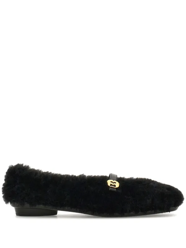 Ferragamo Fluffy フラットシューズ | ブラック | FARFETCH JP