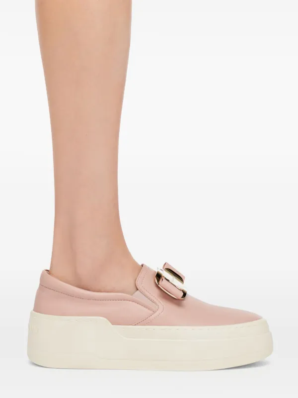 ★Ferragamo★22455 758537 バラ ボウ スリップオン Ferragamo New Vara Plate slip-on Sneakers | Pink | FARFETCH
