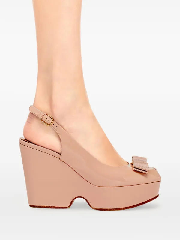 Ferragamo vara bow sandal best sale