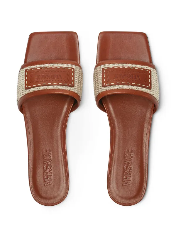 VERSACE/バロックラフィアスライド サンダル Versace Theia Barocco Raffia Slides | Brown | FARFETCH