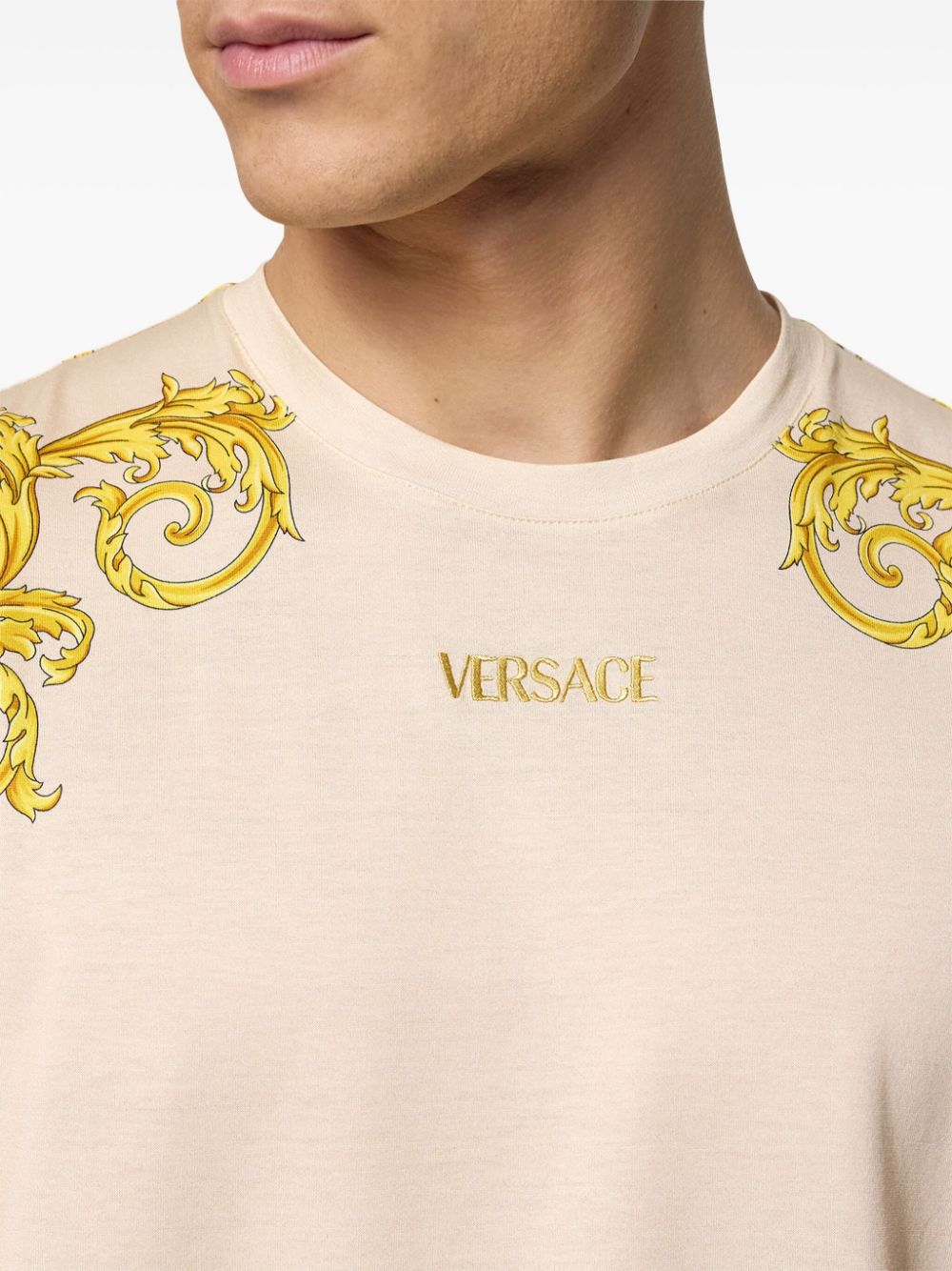 Shop Versace La Coupe Des Dieux T-shirt In Neutrals