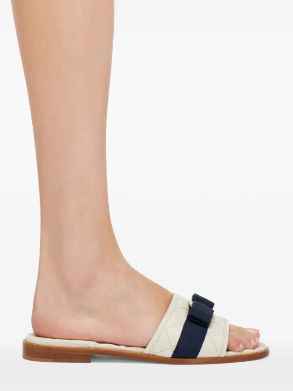 サンダル・ミュール SALVATORE FERRAGAMO VARA BOW SLIDE Ferragamo Salvatore Ferragamo Ladies Black Patent Calfskin