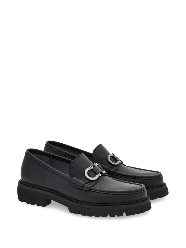 Ferragamo ガンチーニバックル ローファー | ブラック | FARFETCH JP