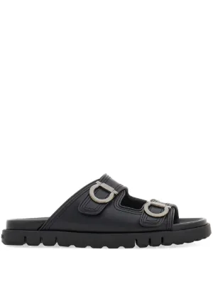 Ferragamo フラットサンダル | ブラウン | FARFETCH JP