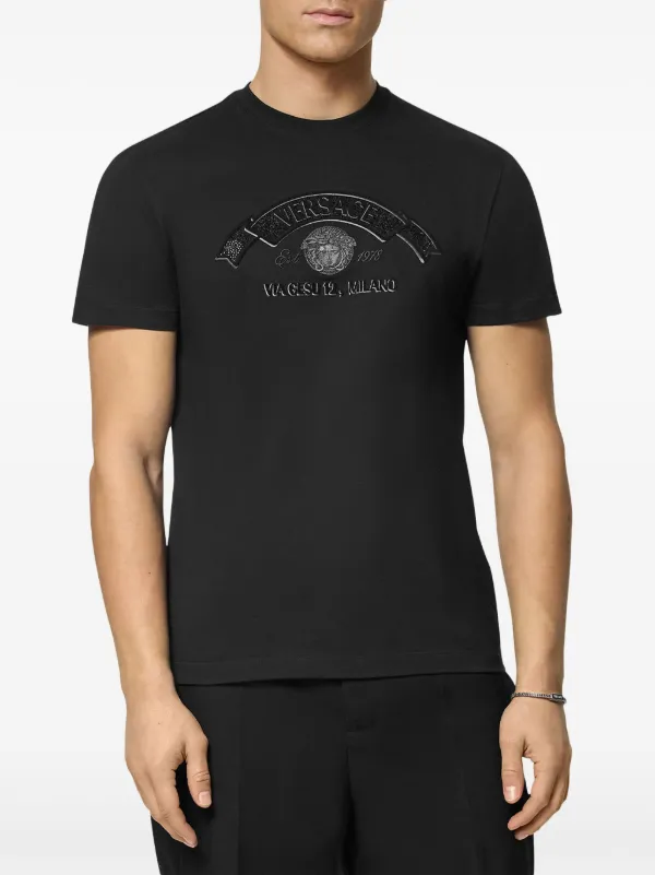 Versace Medusa Stamp 3D T-shirt | Black | FARFETCH Versace Medusa Stamp 3D T-shirt | Black | FARFETCH