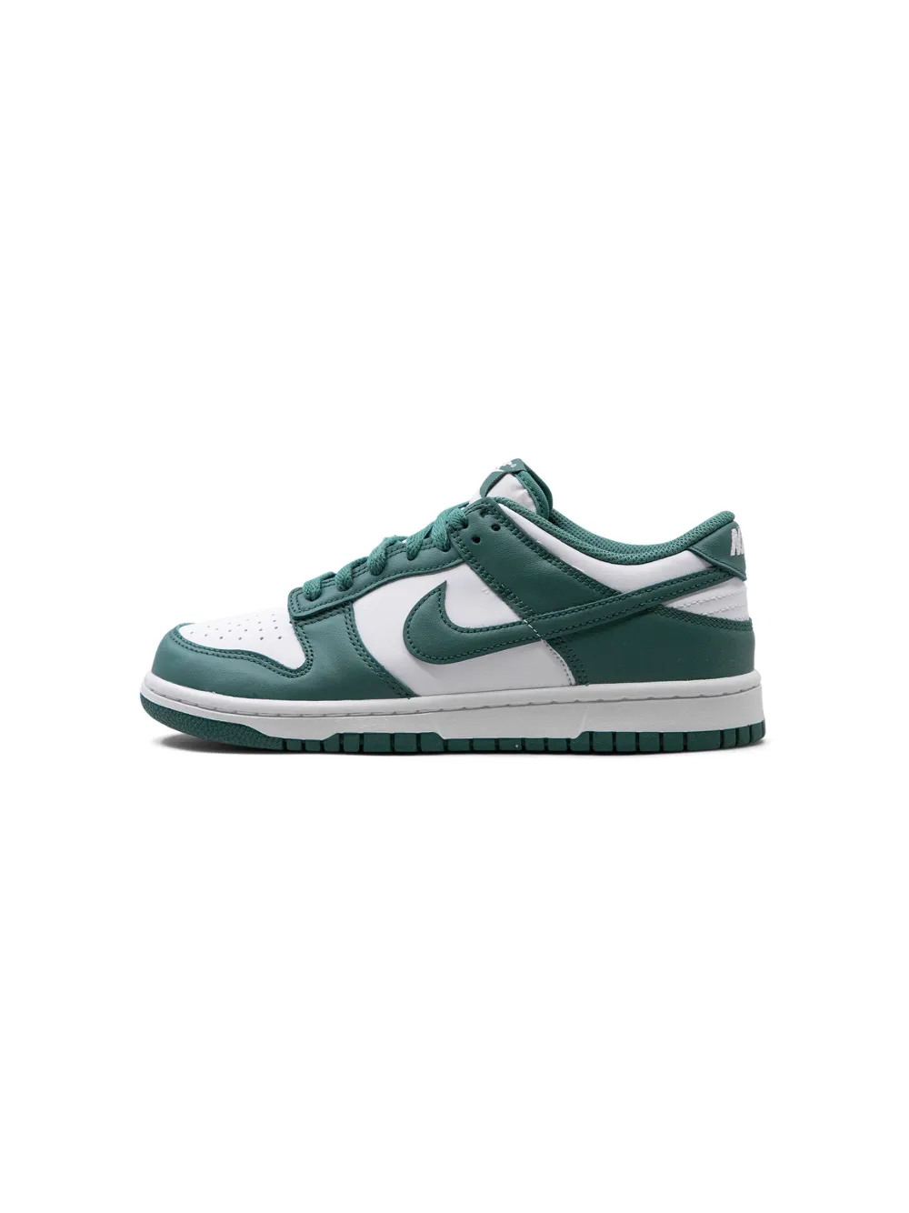 Nike Dunk Low "spruce Green" Sneakers In Green