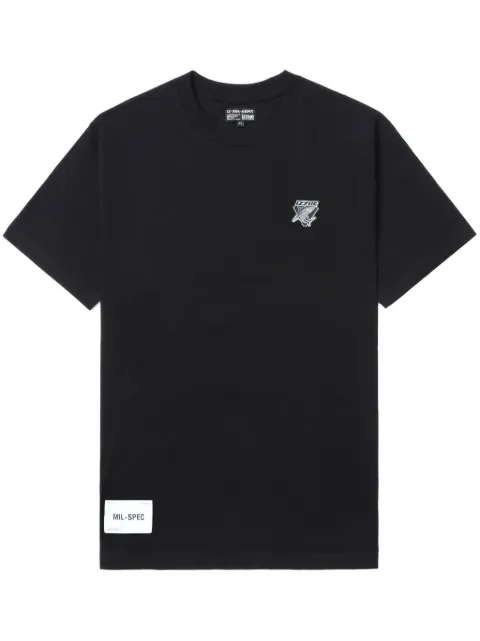 izzue playera con tiburón estampado
