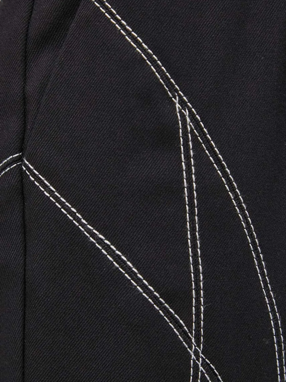 Gestuz Contrast Stitching Trousers In Black