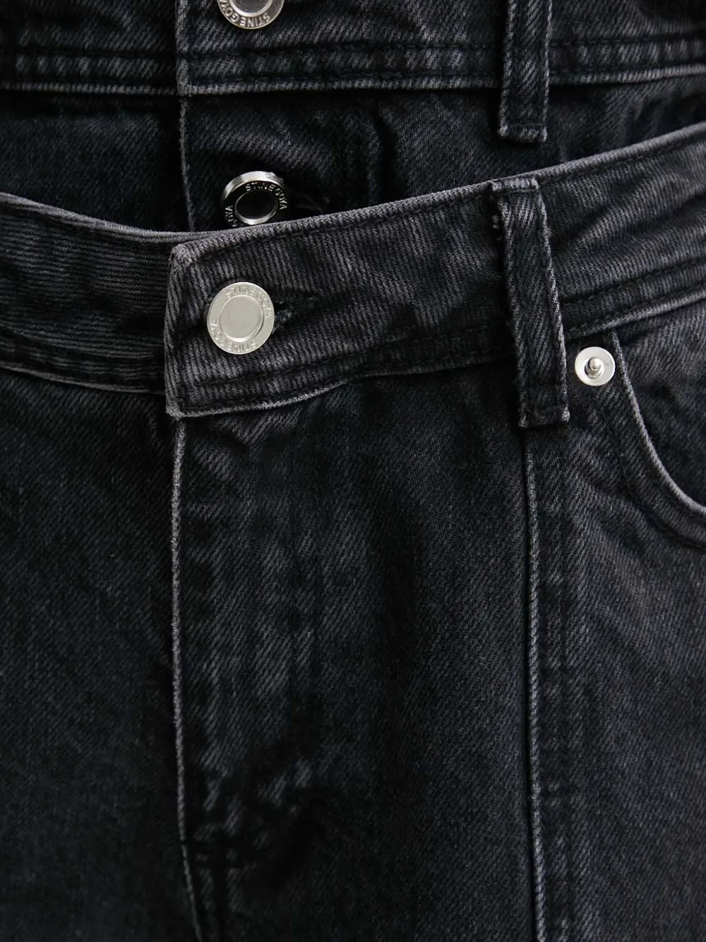 Stine Goya Button Cargo-pocket Jeans In Black