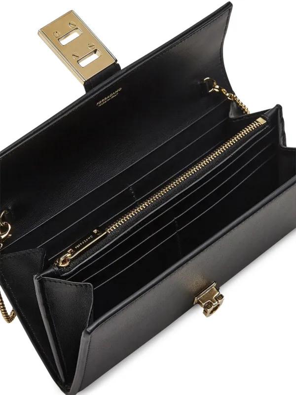 関税込【Ferragamo】ハグ コンチネンタル ウォレット ブラック Hug continental wallet - Women | Ferragamo