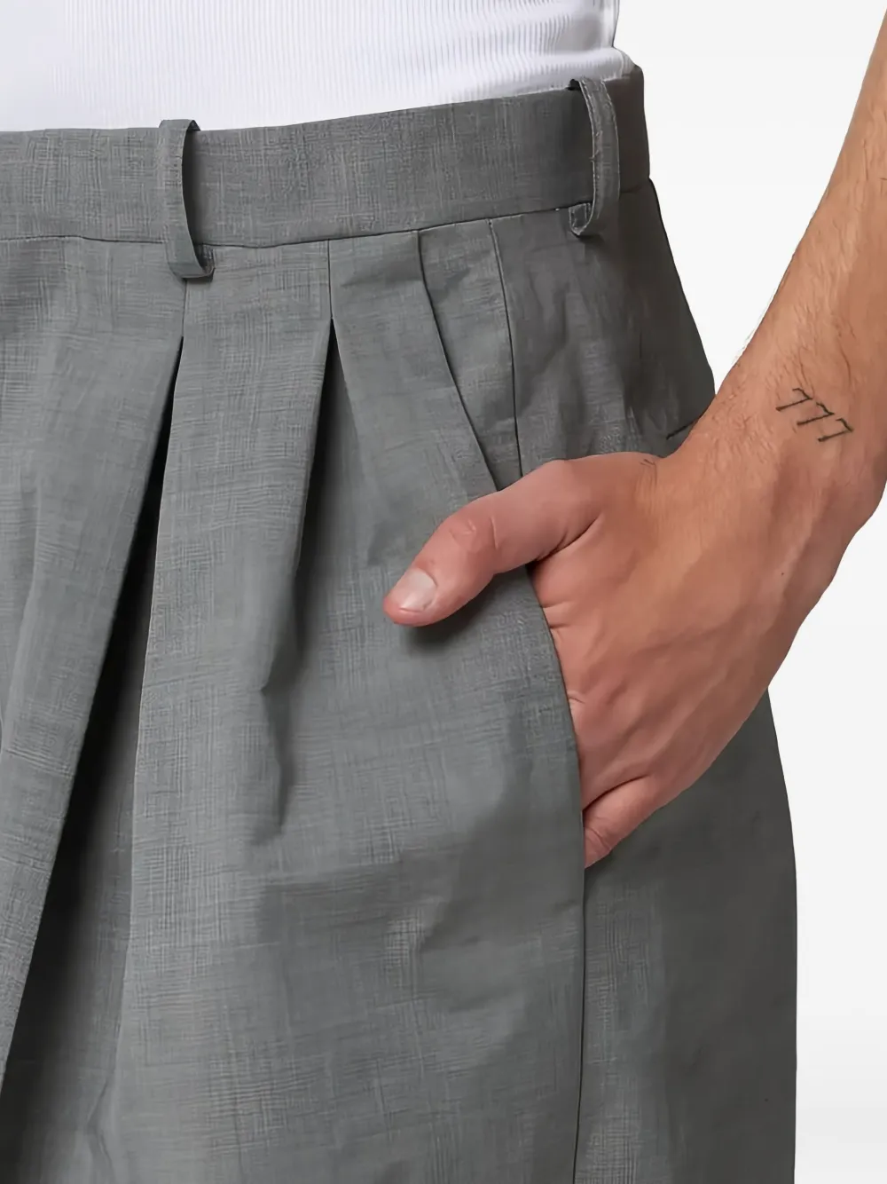 Hed Mayner pleated cuffed trousers - Grijs