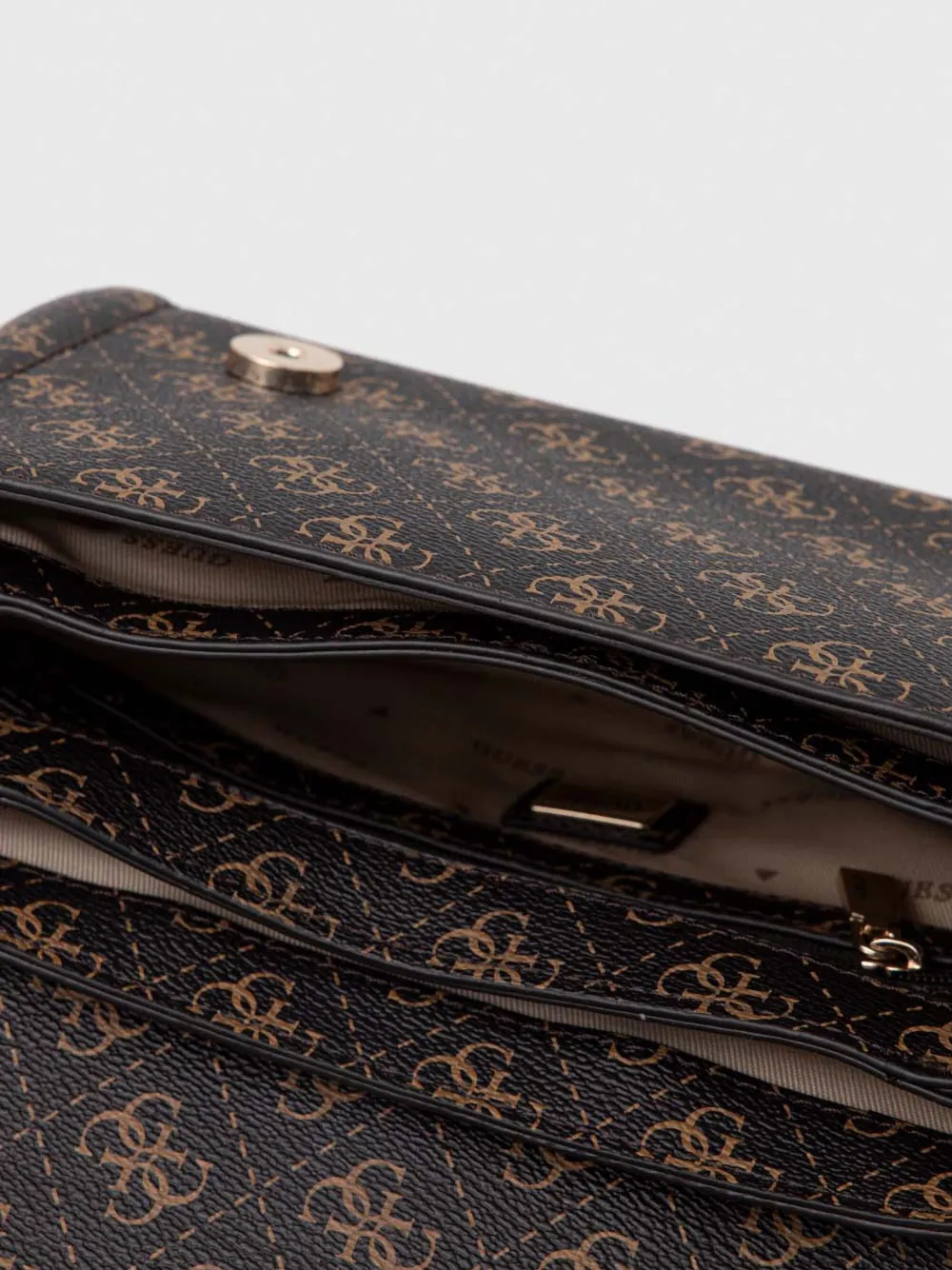 GUESS USA Noelle crossbodytas Bruin