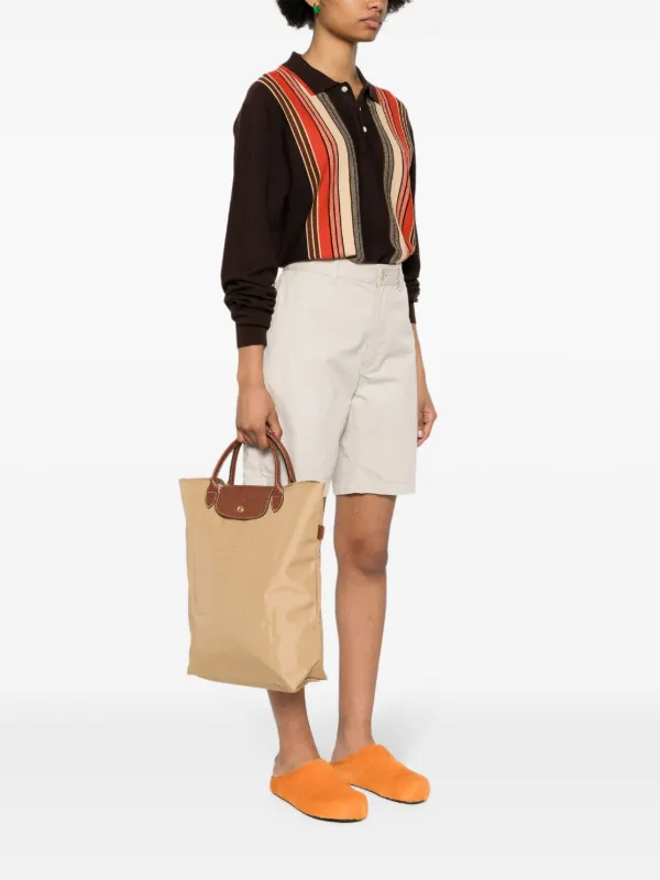 【送料&関税込】Longchamp Handbag With Embossed Logo Longchamp logo-embossed Tote Bag | Neutrals | FARFETCH