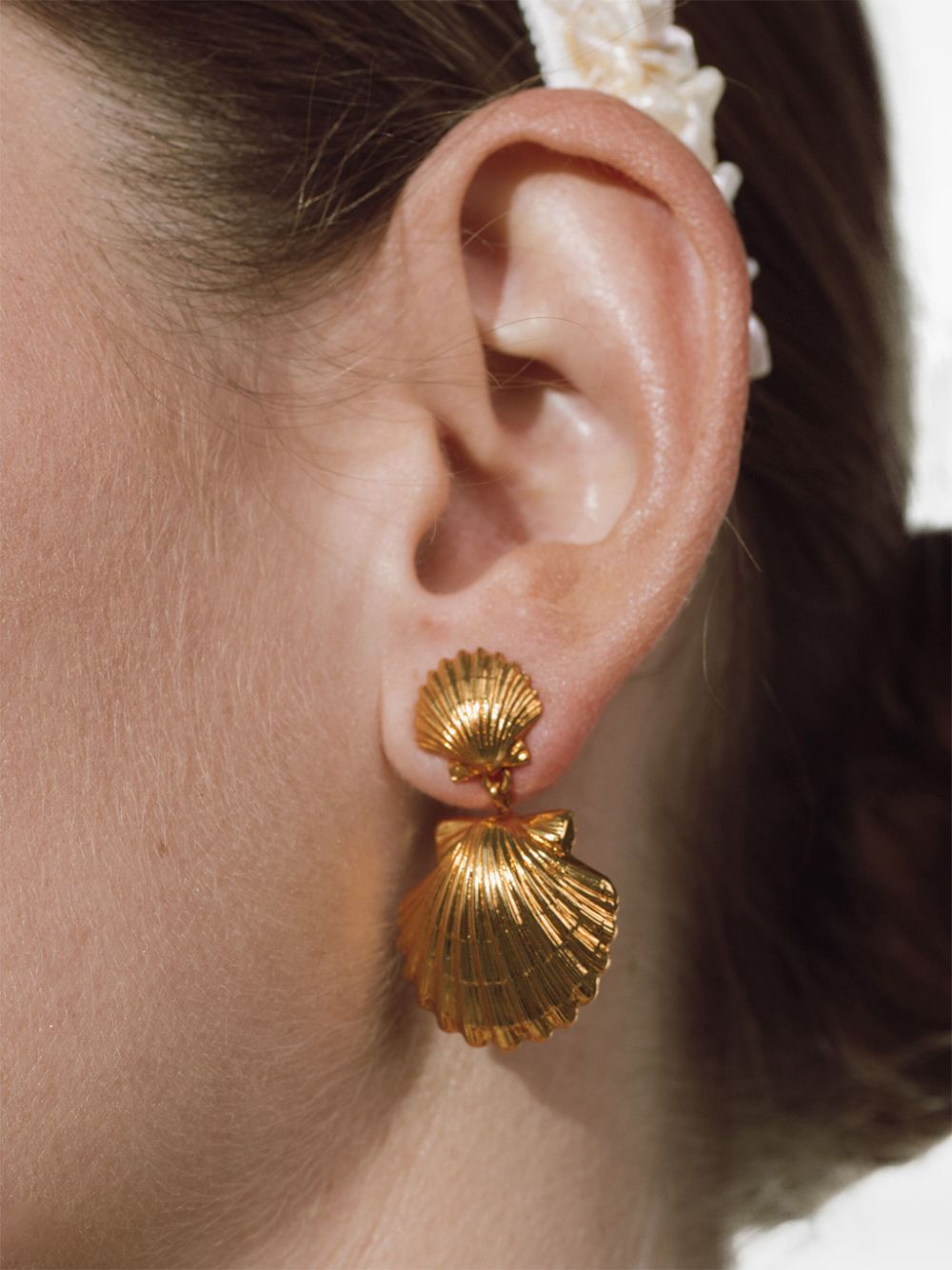 JENNIFER BEHR CASPIAN SHELL EARRINGS 