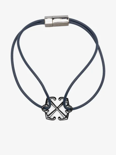 Off-White pulsera con dije Arrows