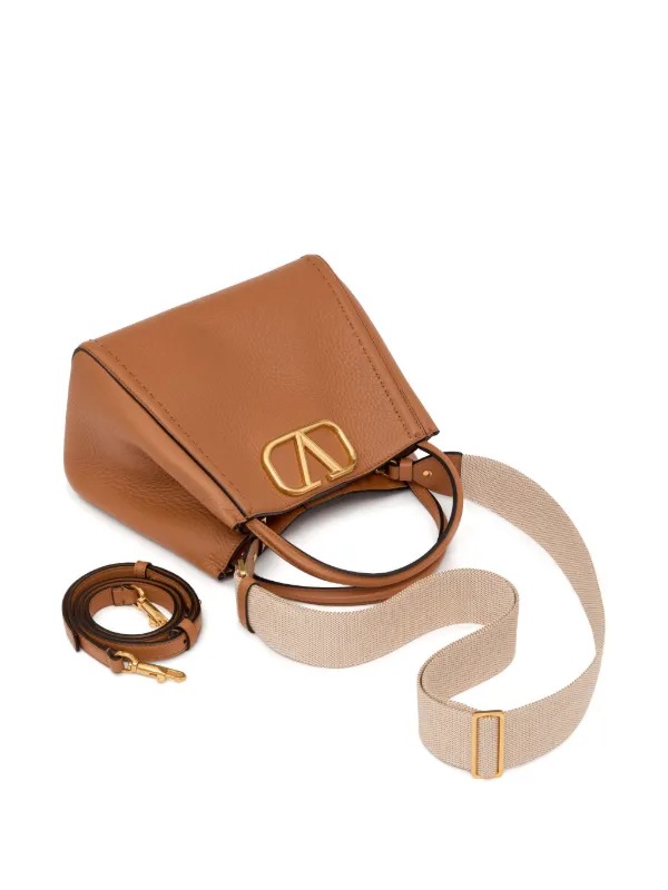 ハンドバッグ VALENTINO CAMEL LEATHER MEDIUM ALLTIME HANDBAG Valentino Garavani Medium Alltime Leather Tote Bag | Brown