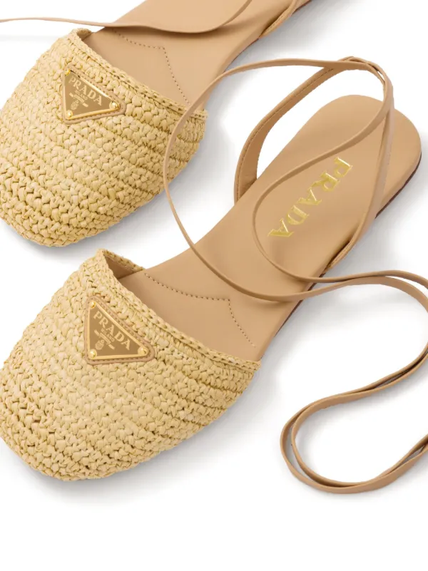 【送料込】PRADA ラフィア レザー&ウーブン サンダル Prada Woven Raffia Sandals | Neutrals | FARFETCH