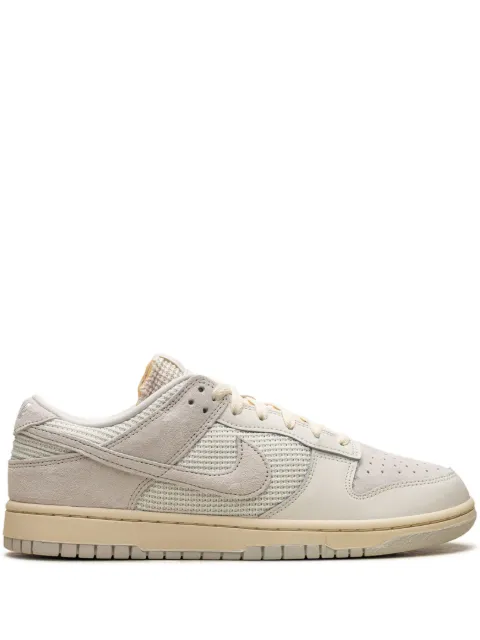 Nike Dunk lace-up sneakers
