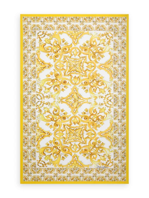【関税込み】dolce & gabbana BEACH TOWEL 'MAIOLICA' PRINT Dolce & Gabbana Majolica print beach towel in light blue
