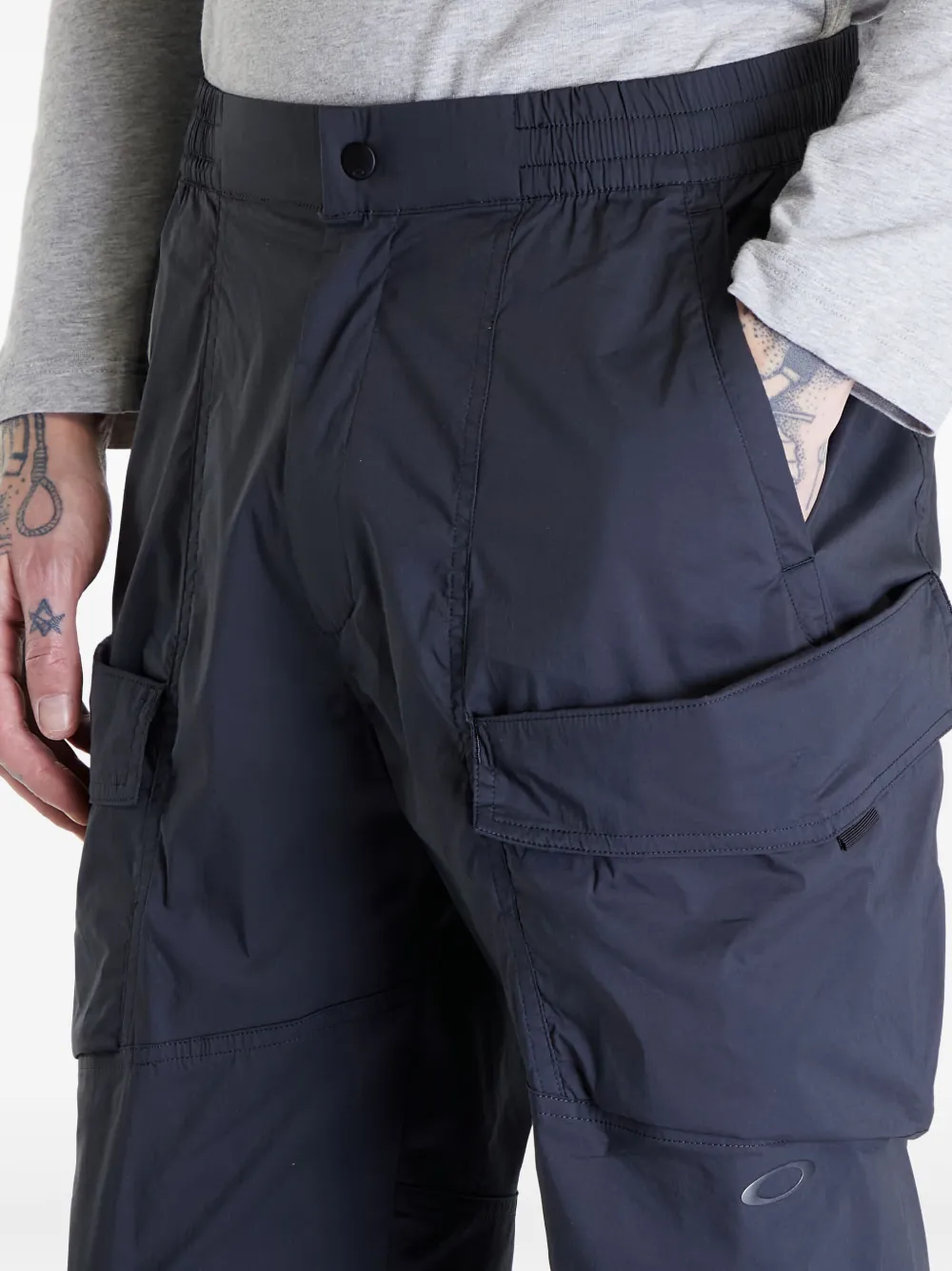 Oakley tapered cargo trousers Zwart