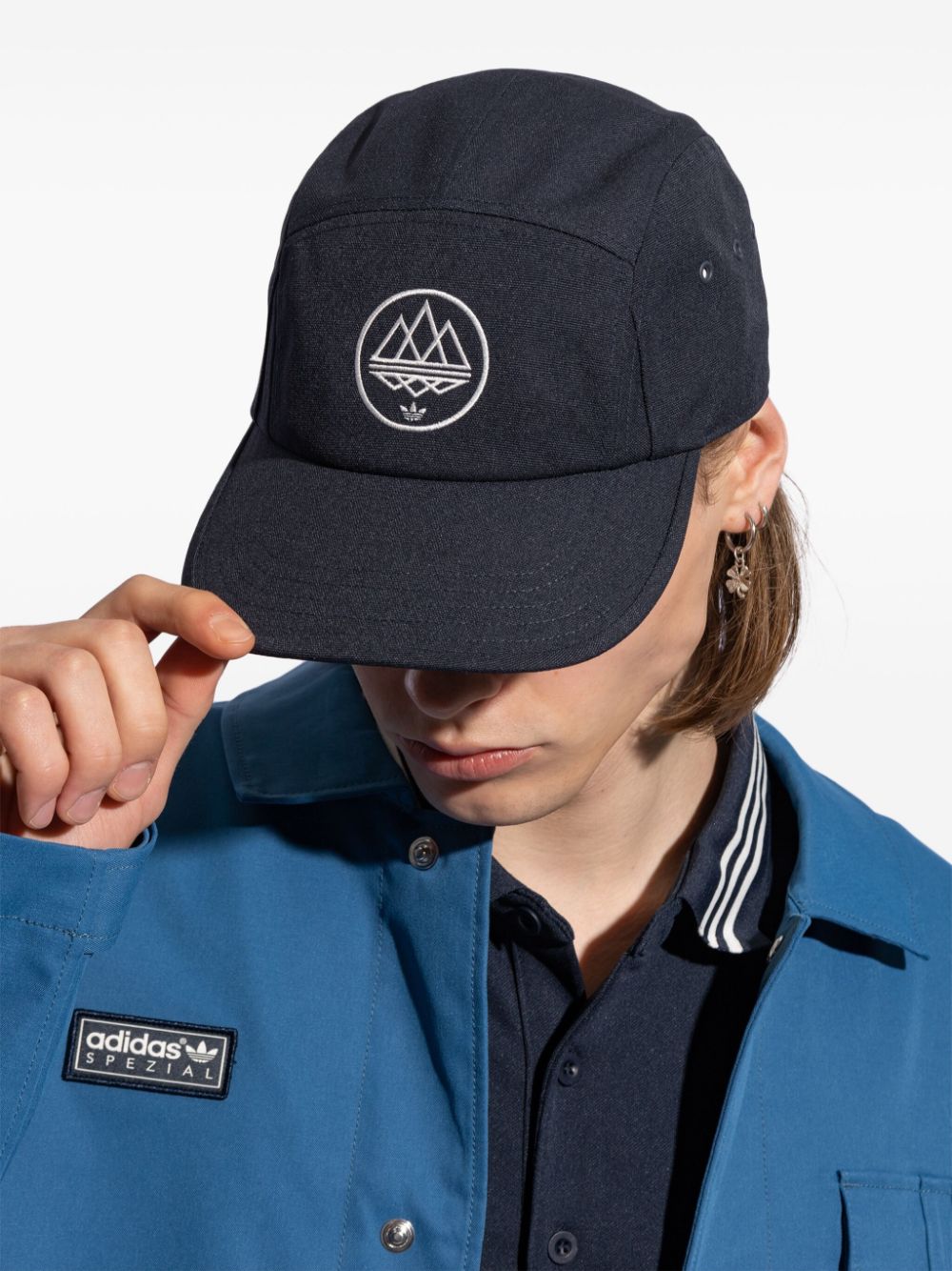 Shop Adidas Originals Embroidered-logo Cap In Blau