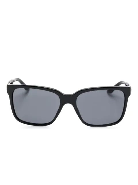 Versace Eyewear نظارة شمس بإطار مربع وبروش رأس ميدوسا
