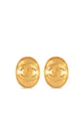 CHANEL Pre-Owned 1994 gold plated Interlocking CC clip-on earrings