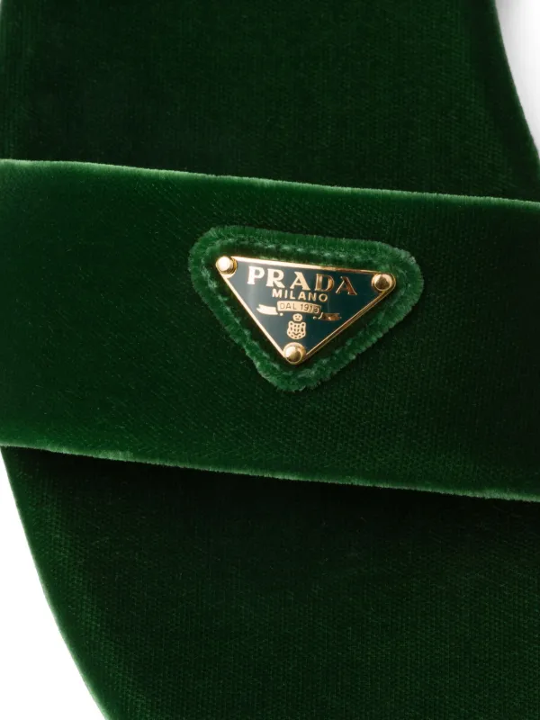 【関税＆送料込み】Prada Triangle-Logo Velvet Slides 23665108_53545334_600.jpg