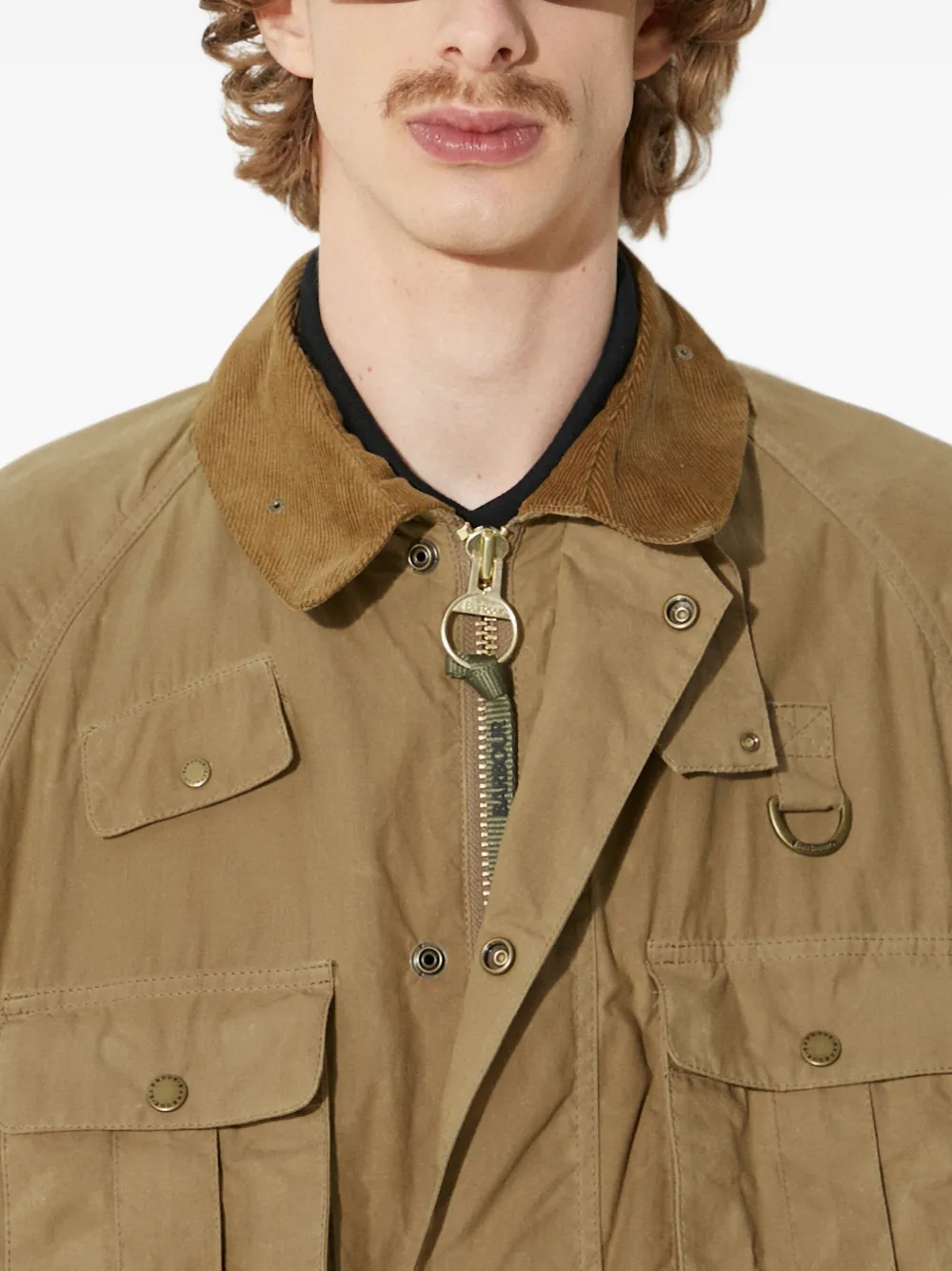 Barbour Jack met meerdere zakken en ribfluwelen kraag Beige