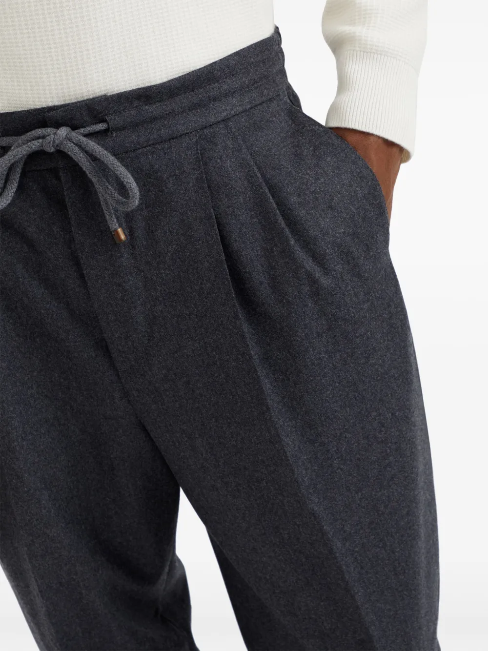 Brunello Cucinelli Wollen broek met toelopende pijpen en trekkoord Grijs
