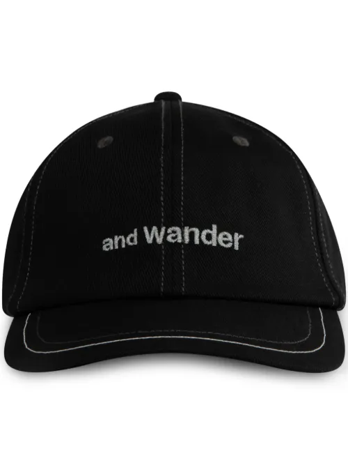 Casquette en velours côtelé à logo brodé - and Wander - Modalova