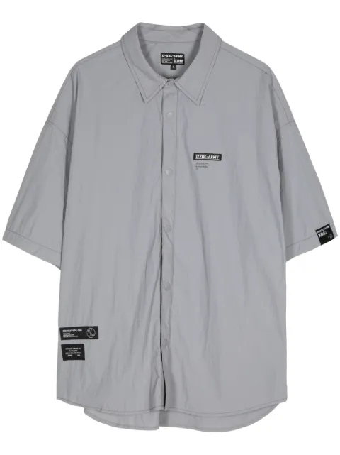izzue logo-patch short-sleeve shirt
