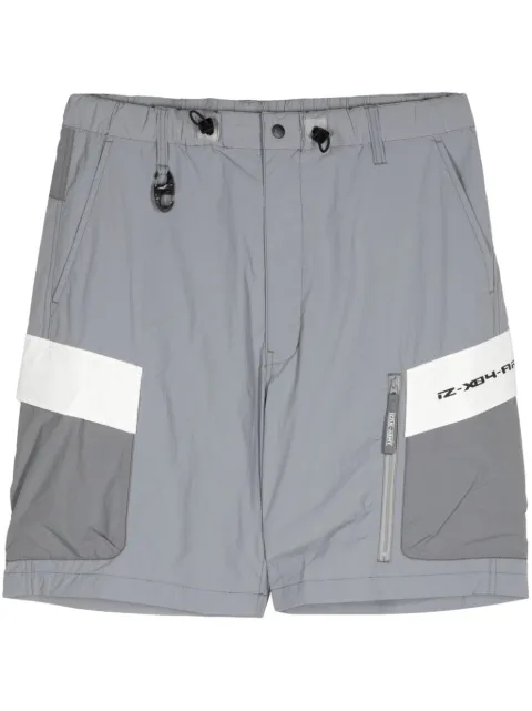 izzue logo-print colour-block cargo shorts