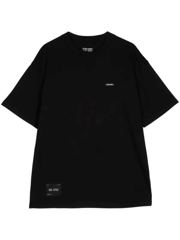【関税込み】izzue ブラック ロゴプリント Tシャツ Izzue ロゴ Tシャツ | ブラック | FARFETCH JP