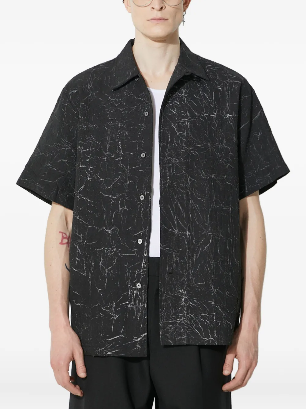 Han Kjøbenhavn crackle-print short-sleeve shirt - ブラック Han Kjøbenhavn crackle-print short-sleeve shirt - ブラック