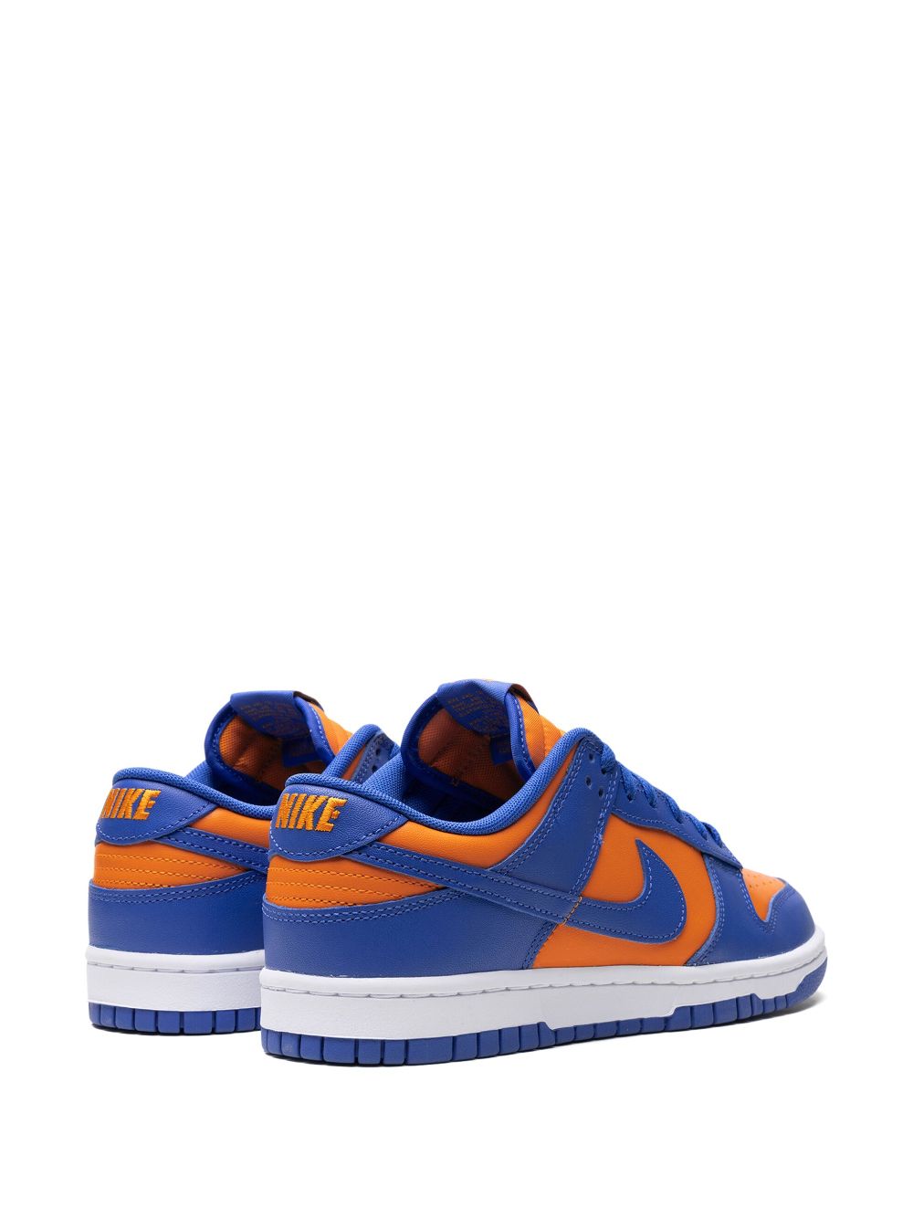 Shop Nike Dunk Low "knicks" Sneakers In Blau
