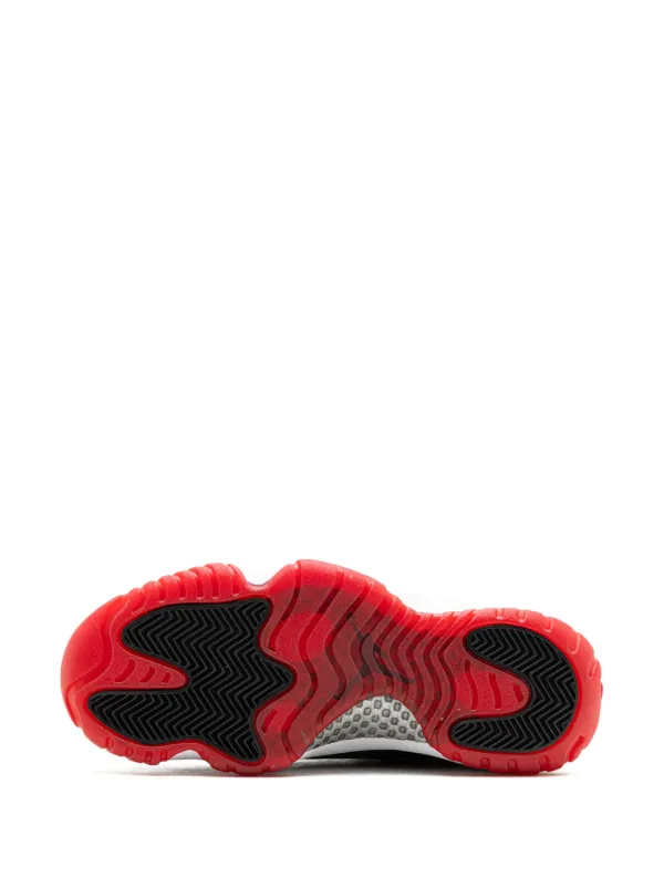 Jordan Air Jordan 11 “Bred Velvet” スニーカー | ブラック | FARFETCH JP
