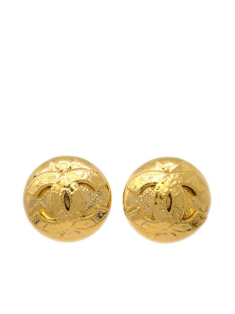 HOT SALE CHANEL 1994 CC button clip-on earrings Women