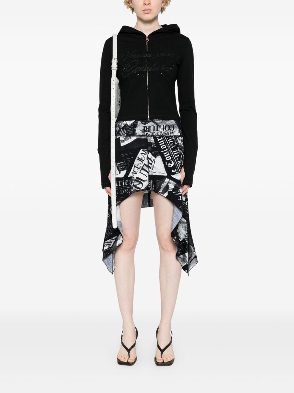 Versace Jeans Couture newspaper-print mini skirt - Zwart