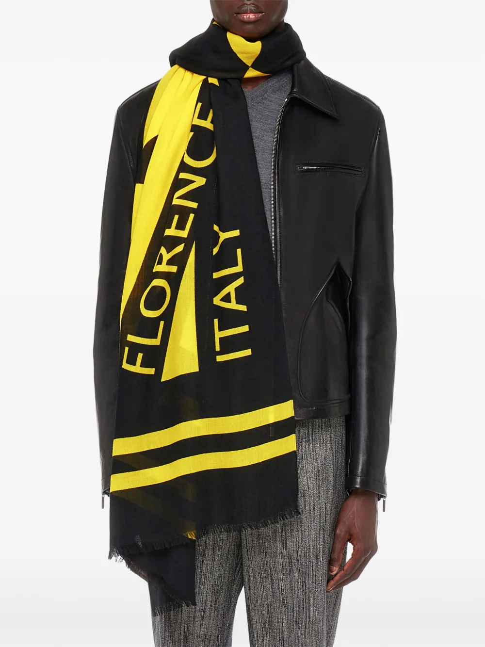 Ferragamo Stola met logo Geel