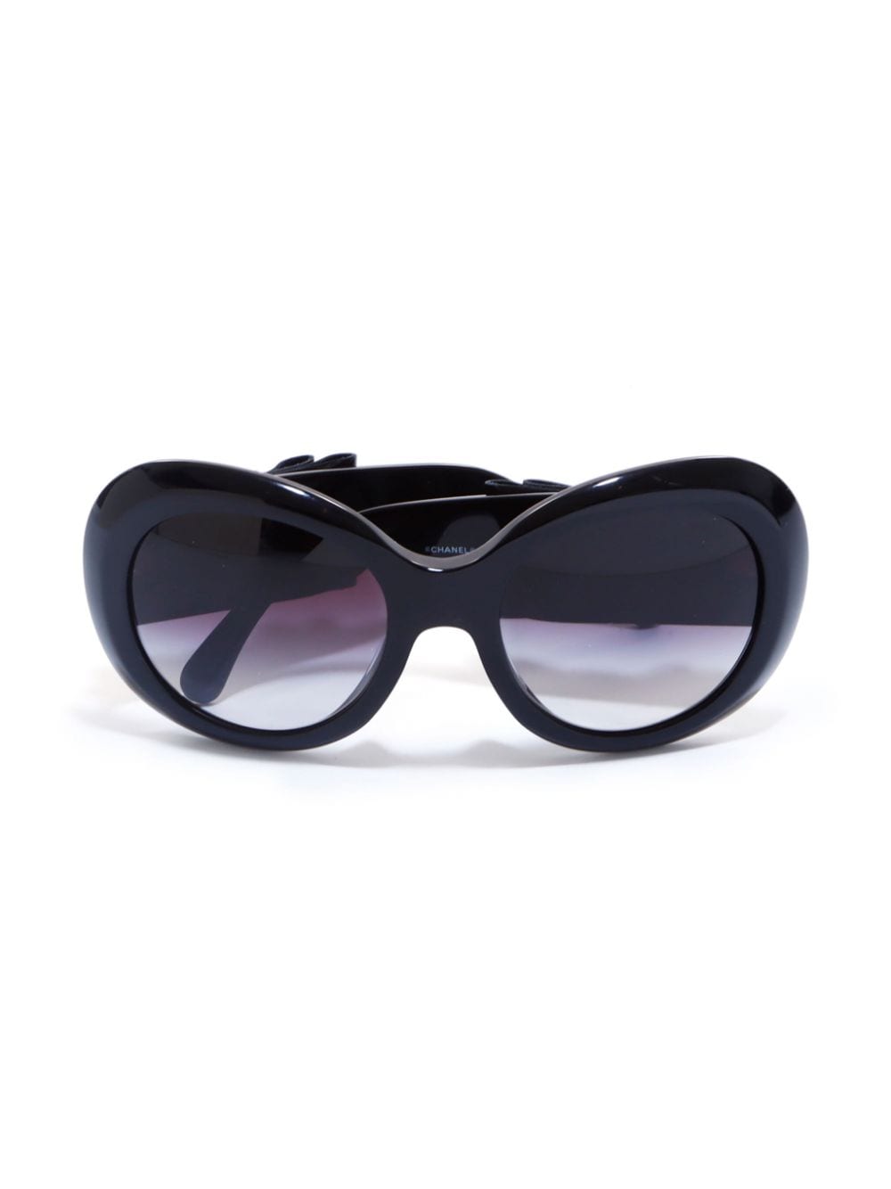 Pre-owned Chanel 2000s Ribbon Round-frame Sunglasses In Black
