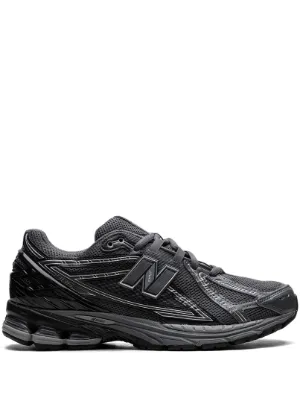 New Balance 2002R ダメージ スニーカー | ブラック | FARFETCH JP