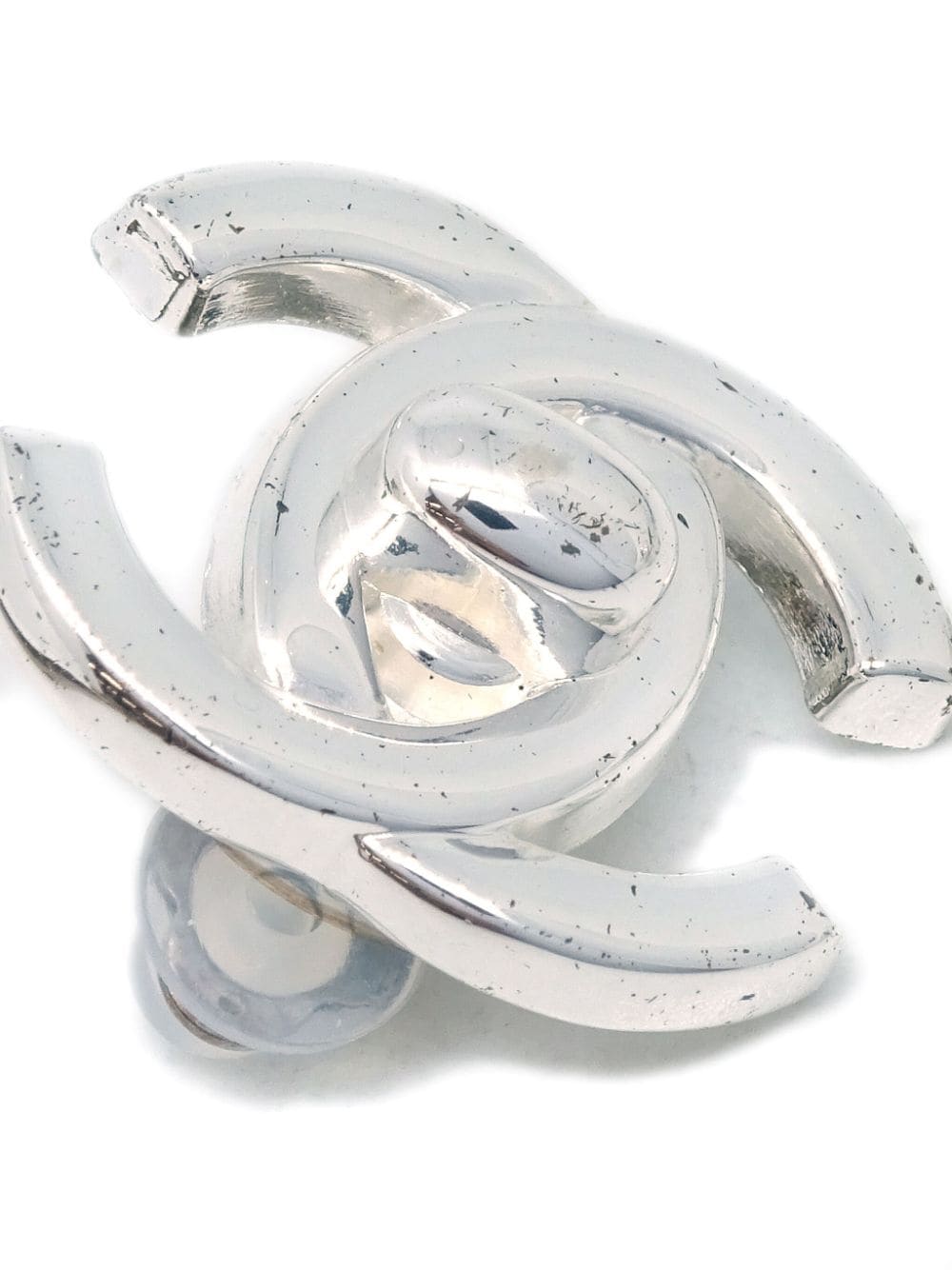 Pre-owned Chanel Cc Turnlock 镀银夹扣式耳环（1997年典藏款） In Silver