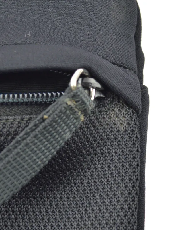 Prada Pre-Owned 1990-2000s logo-appliqué Crossbody Bag